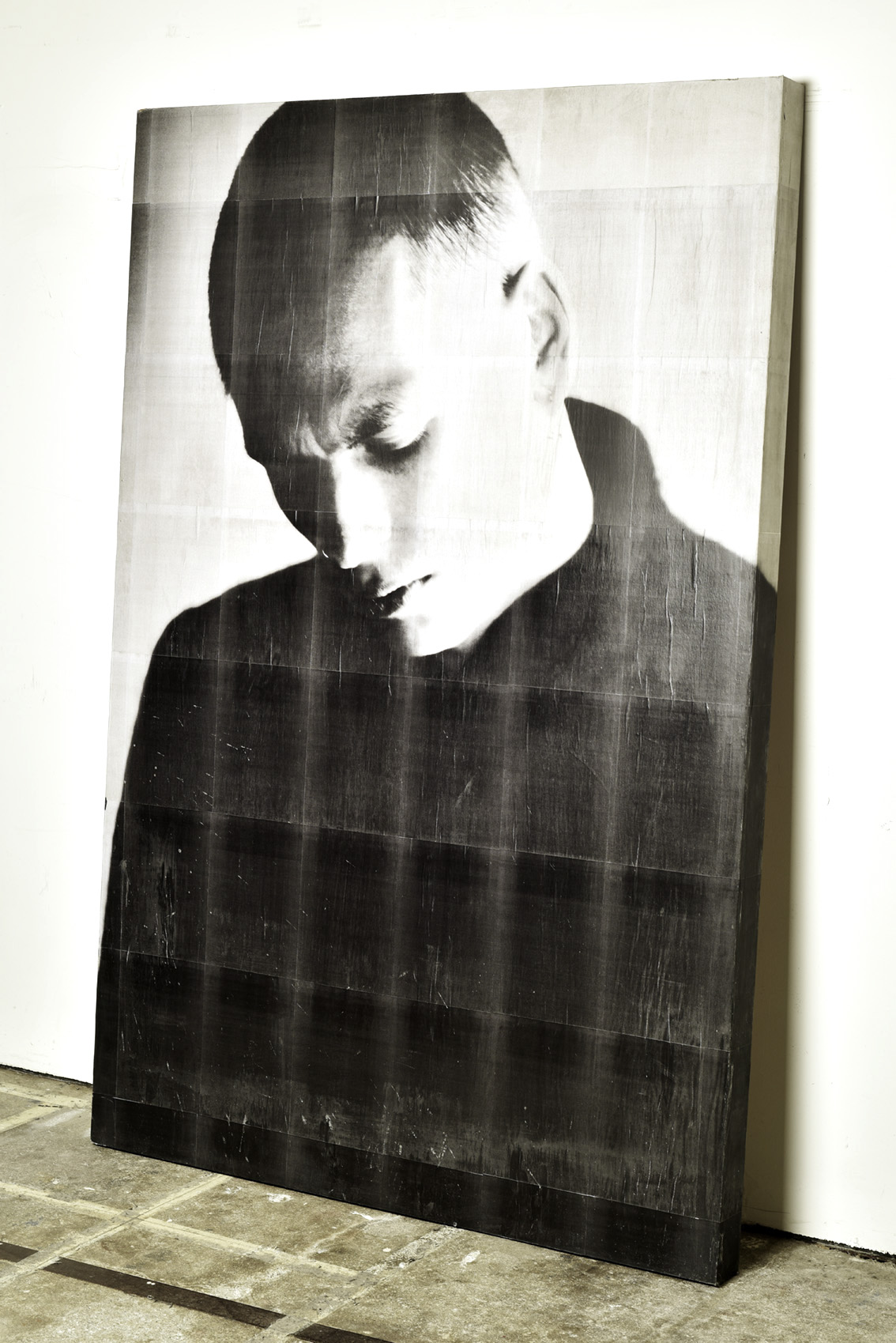 MUTED BELIEFS, carbon transfer on cardboard, 210x300cm